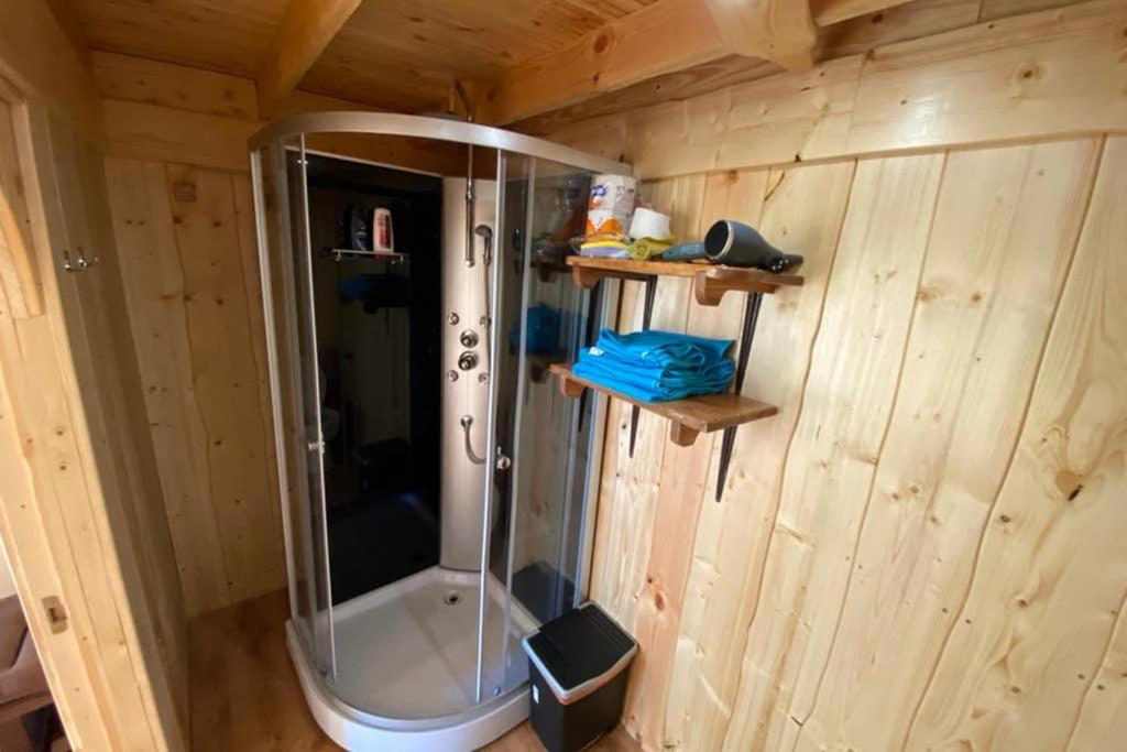Viking House In The Tree! Jacuzzi, Sauna,Apkure! Lici (Talsi) Exterior foto